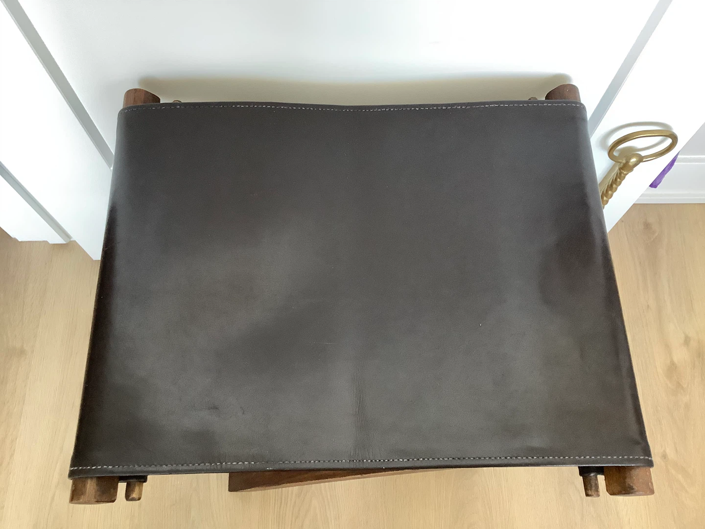 Vtg Walnut Wd Foldable Stool with a Brown Leather Stool 🐞 - photo 2