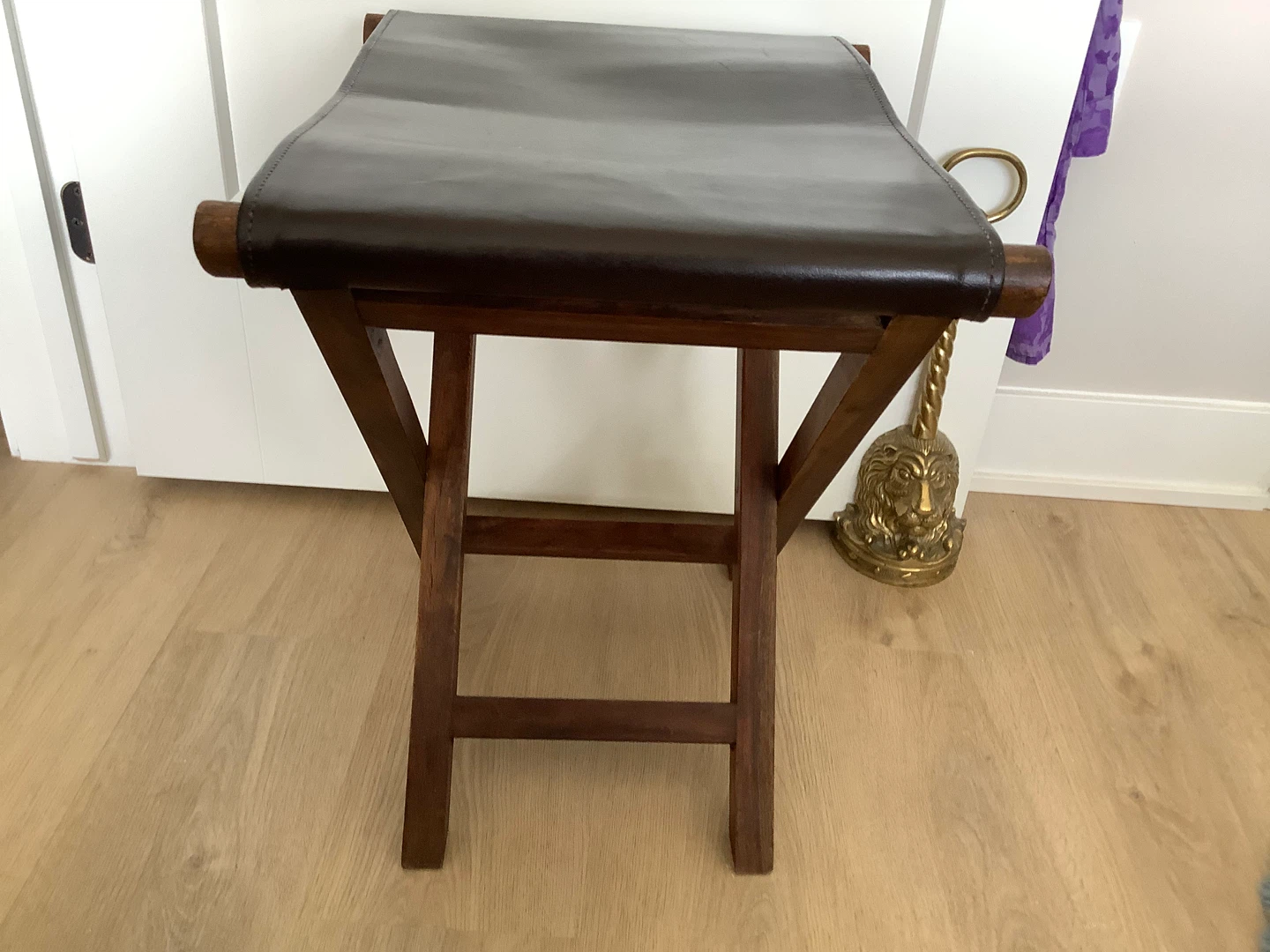 Vtg Walnut Wd Foldable Stool with a Brown Leather Stool 🐞 - photo 5