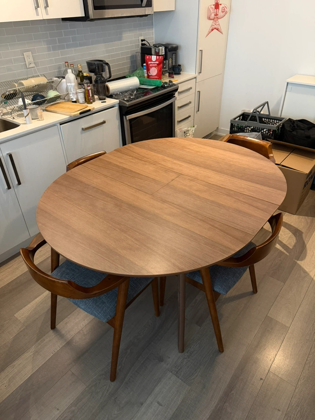 Structube Extendable Dining table (Table only) - photo 2