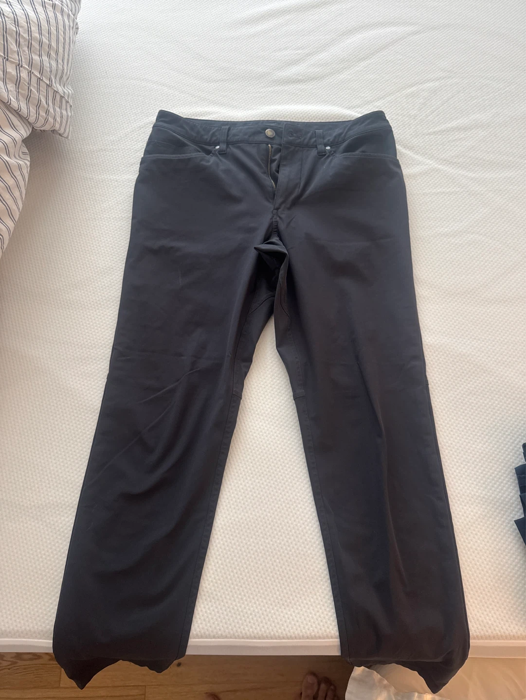 Men's Dark Gray/ Black Lululemon Pants
