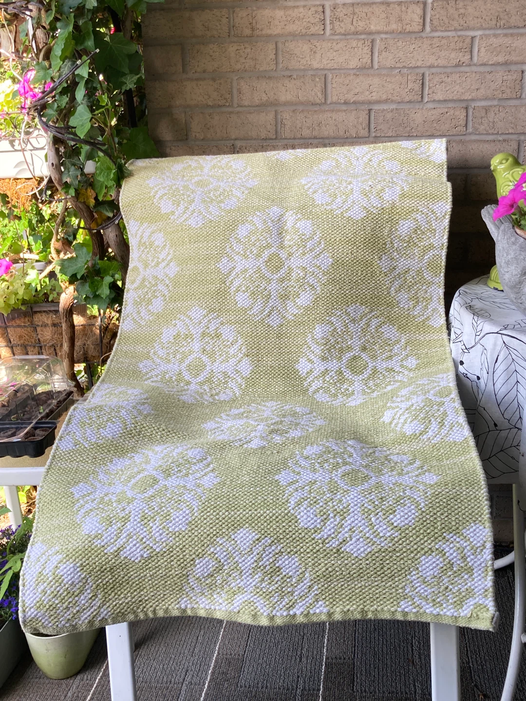 Runner - Green and White Floral Pattern - photo 3