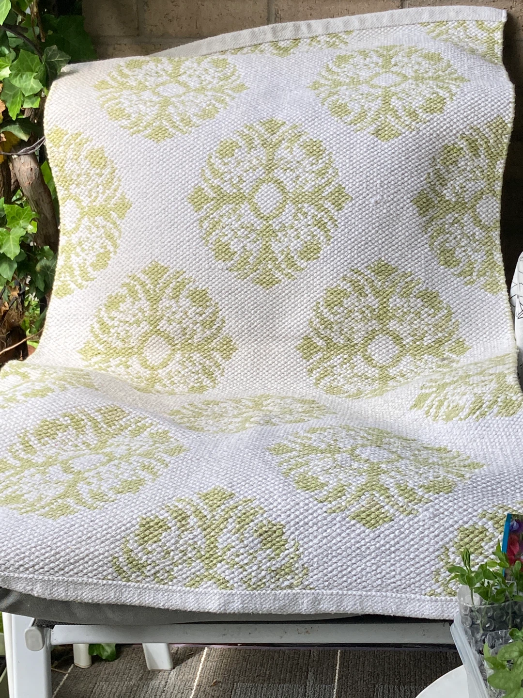 Runner - Green and White Floral Pattern - photo 4