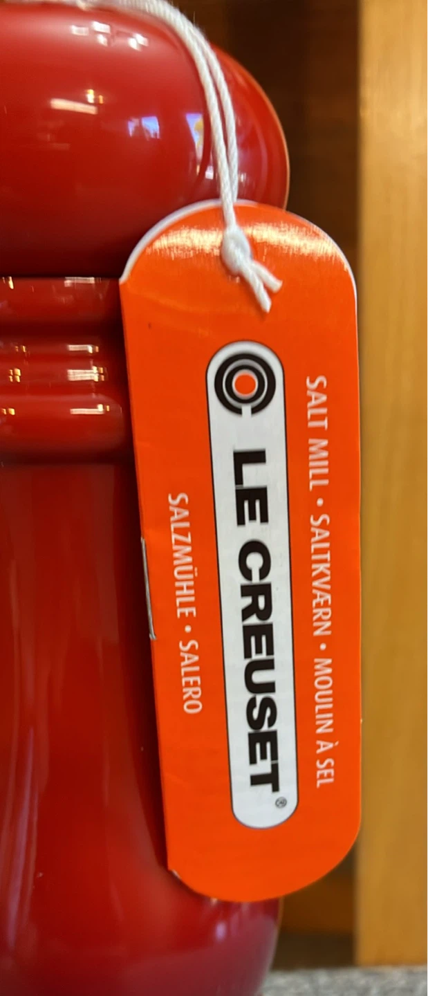 New Le Creuset Cherry Salt Mill - photo 2