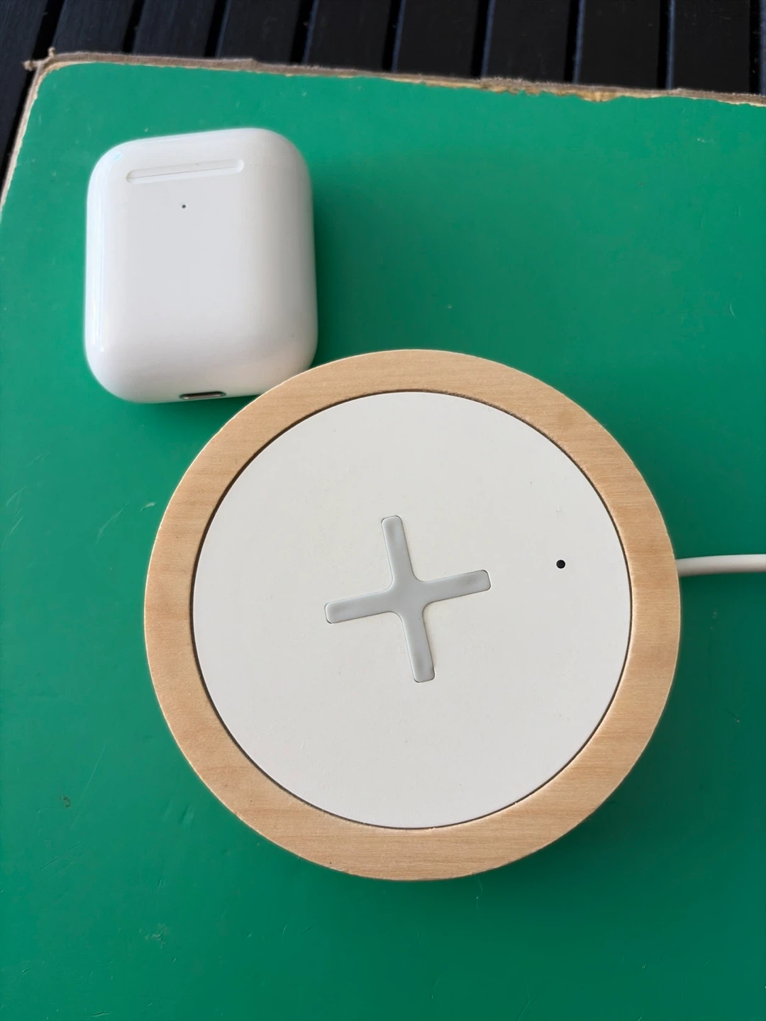 Apple AirPods (2nd generation) with Wireless Charging Case