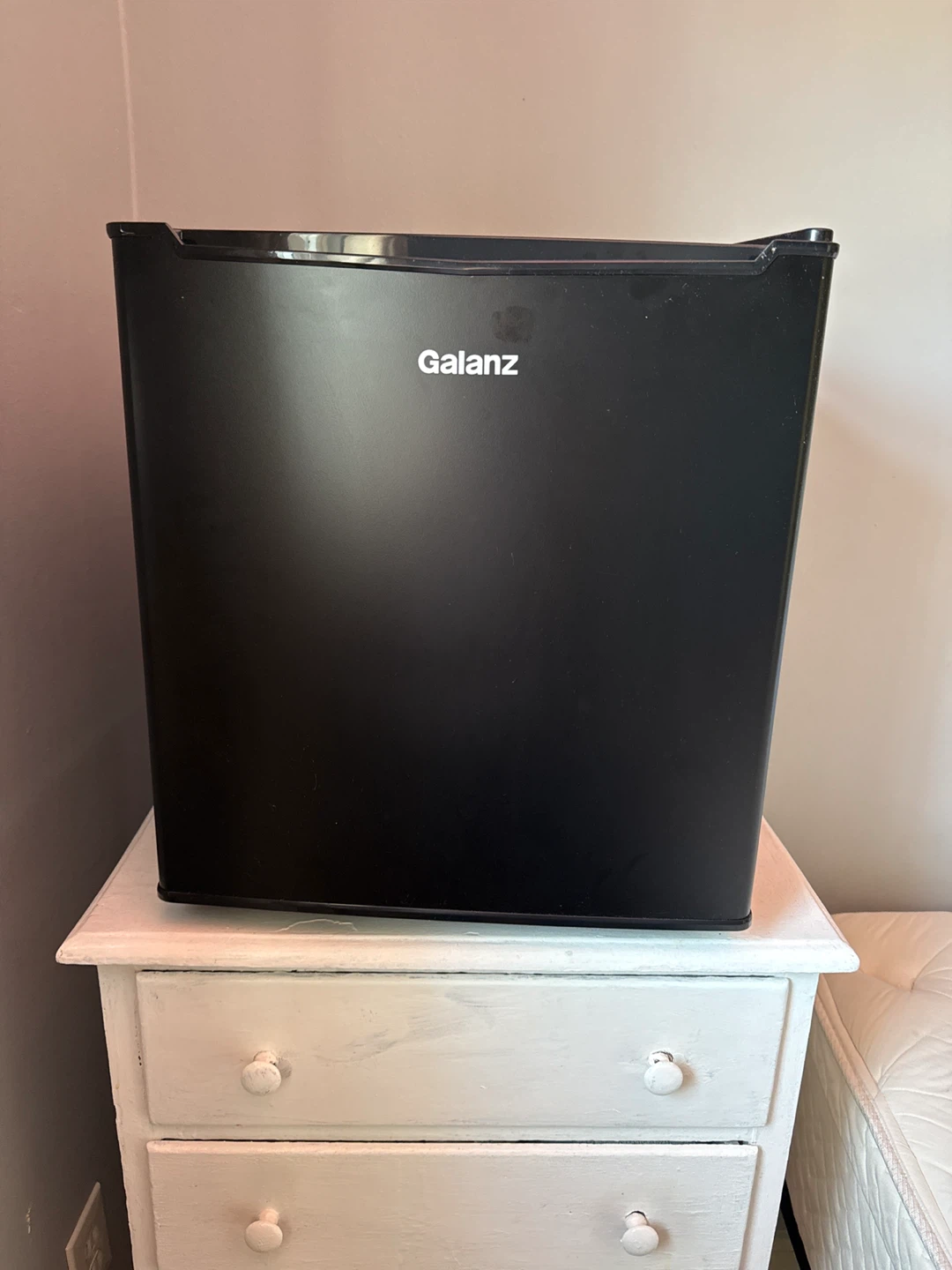 Galanz Mini Fridge - photo 3