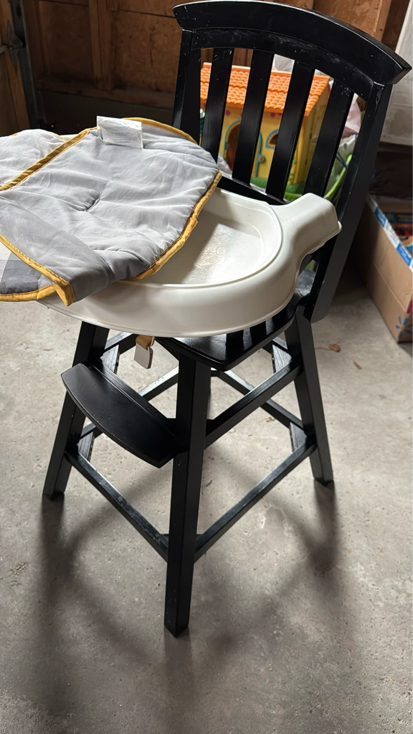 Wooden High Chair with Tray - photo 3
