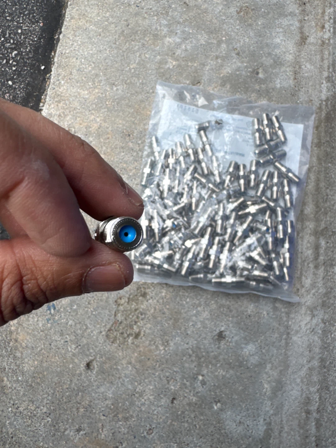 Pack of F-Type Coaxial Cable Connectors - photo 3