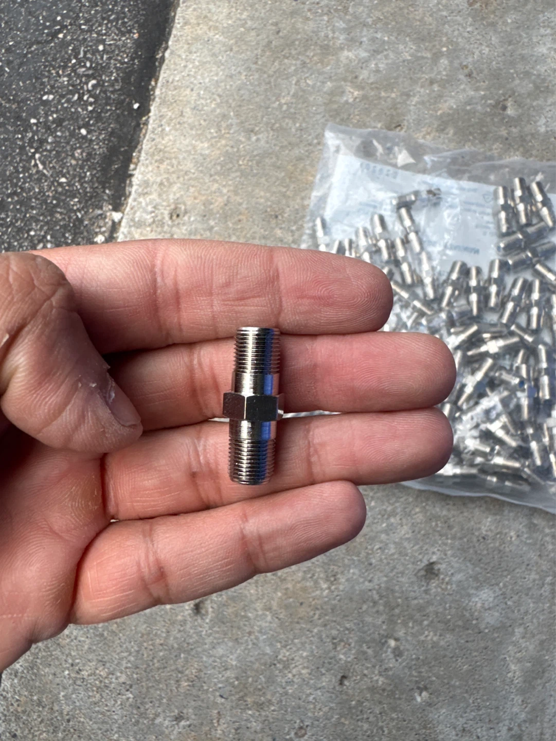 Pack of F-Type Coaxial Cable Connectors - photo 2