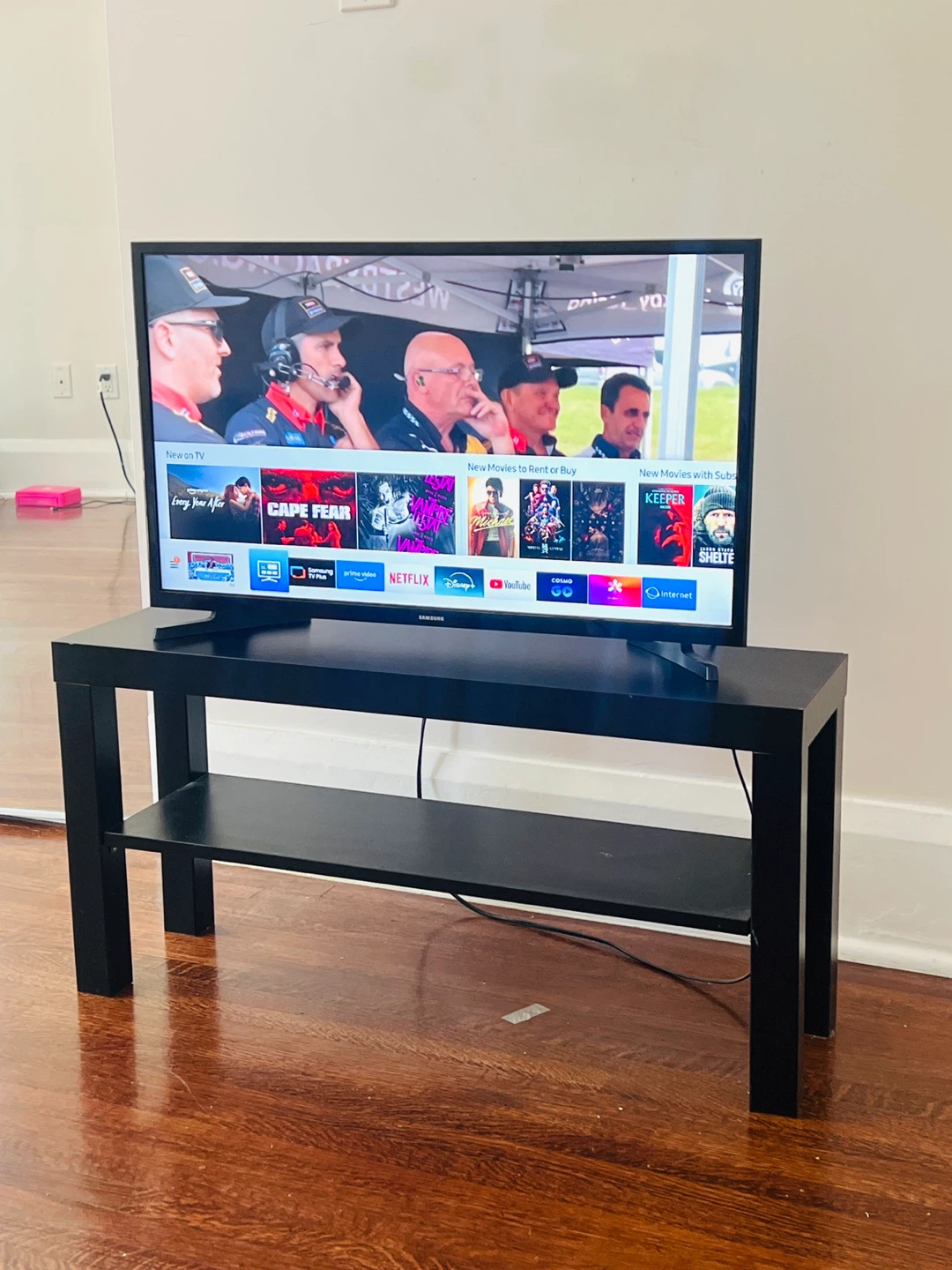 Samsung 32" Smart TV with stand