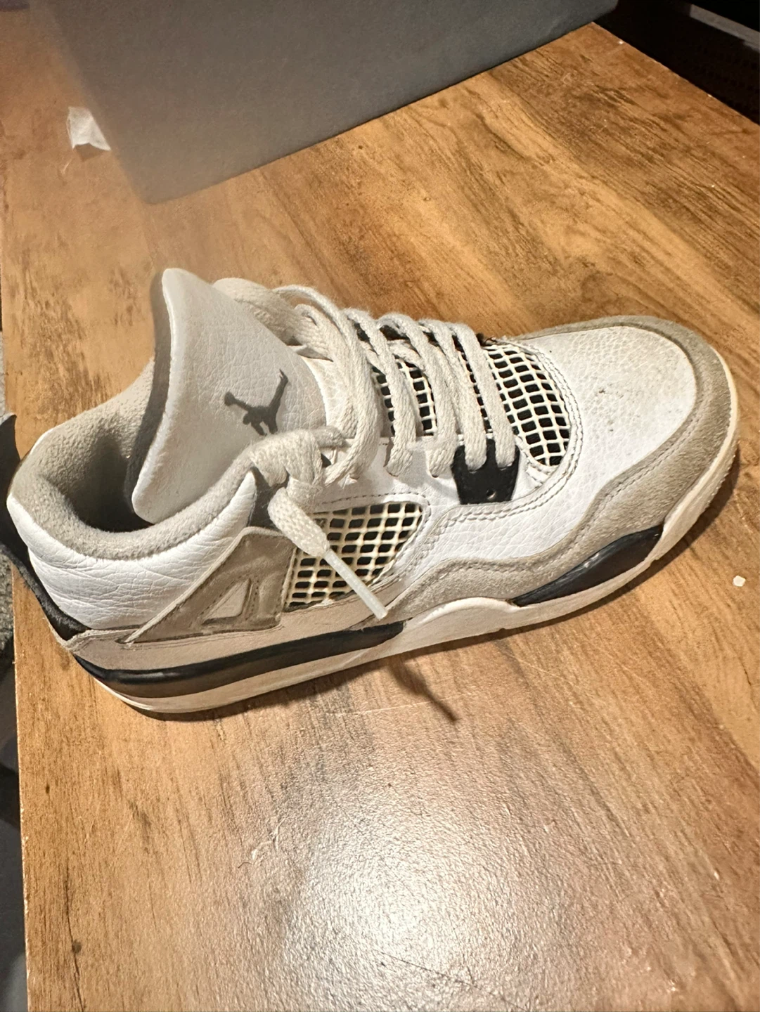 Jordan 4 Retro (Kids) White Cement) size 2 US - photo 3
