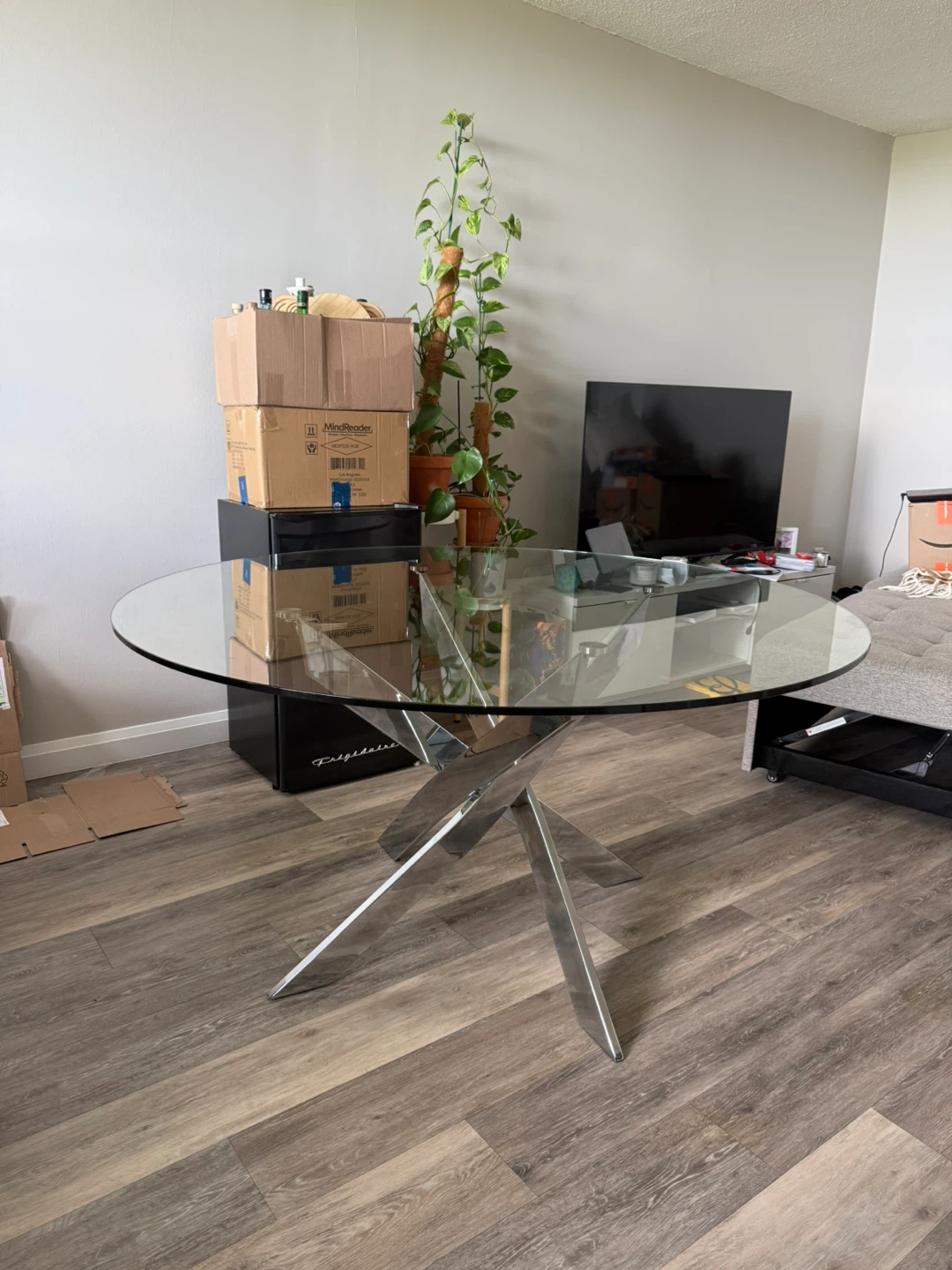 Round Glass Dining Table with Starburst Base - photo 5