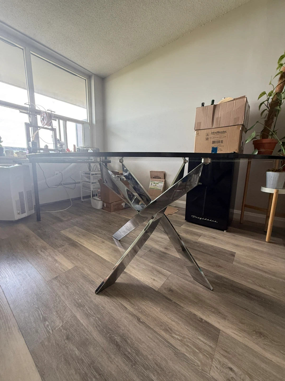Round Glass Dining Table with Starburst Base - photo 4