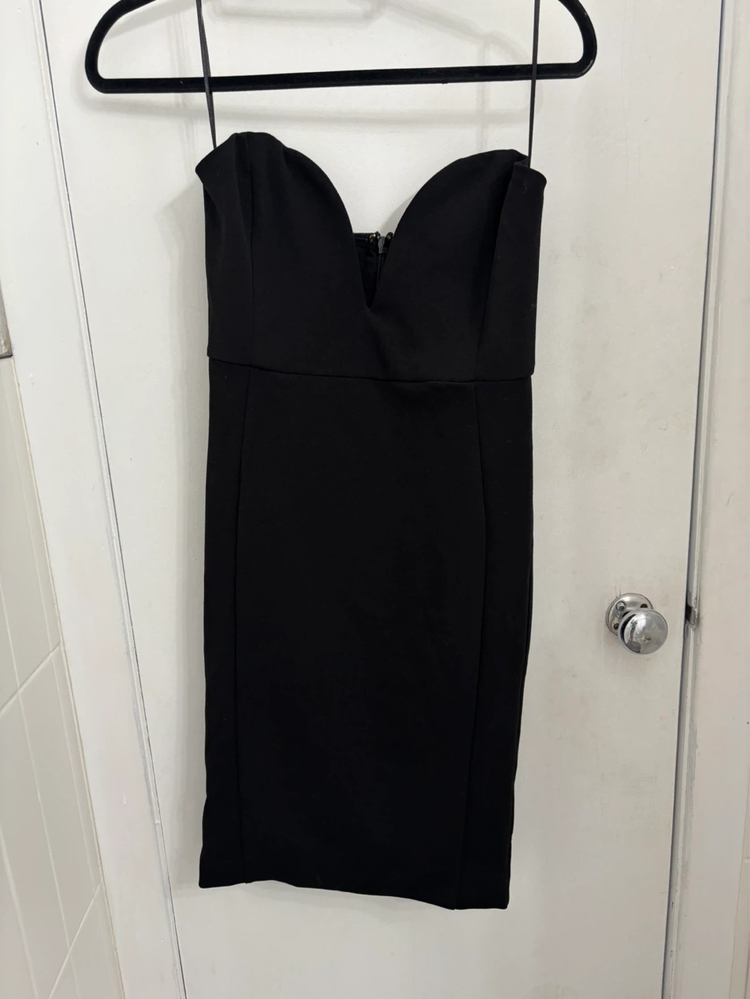 Meshki sweetheart LBD midi length LARGE