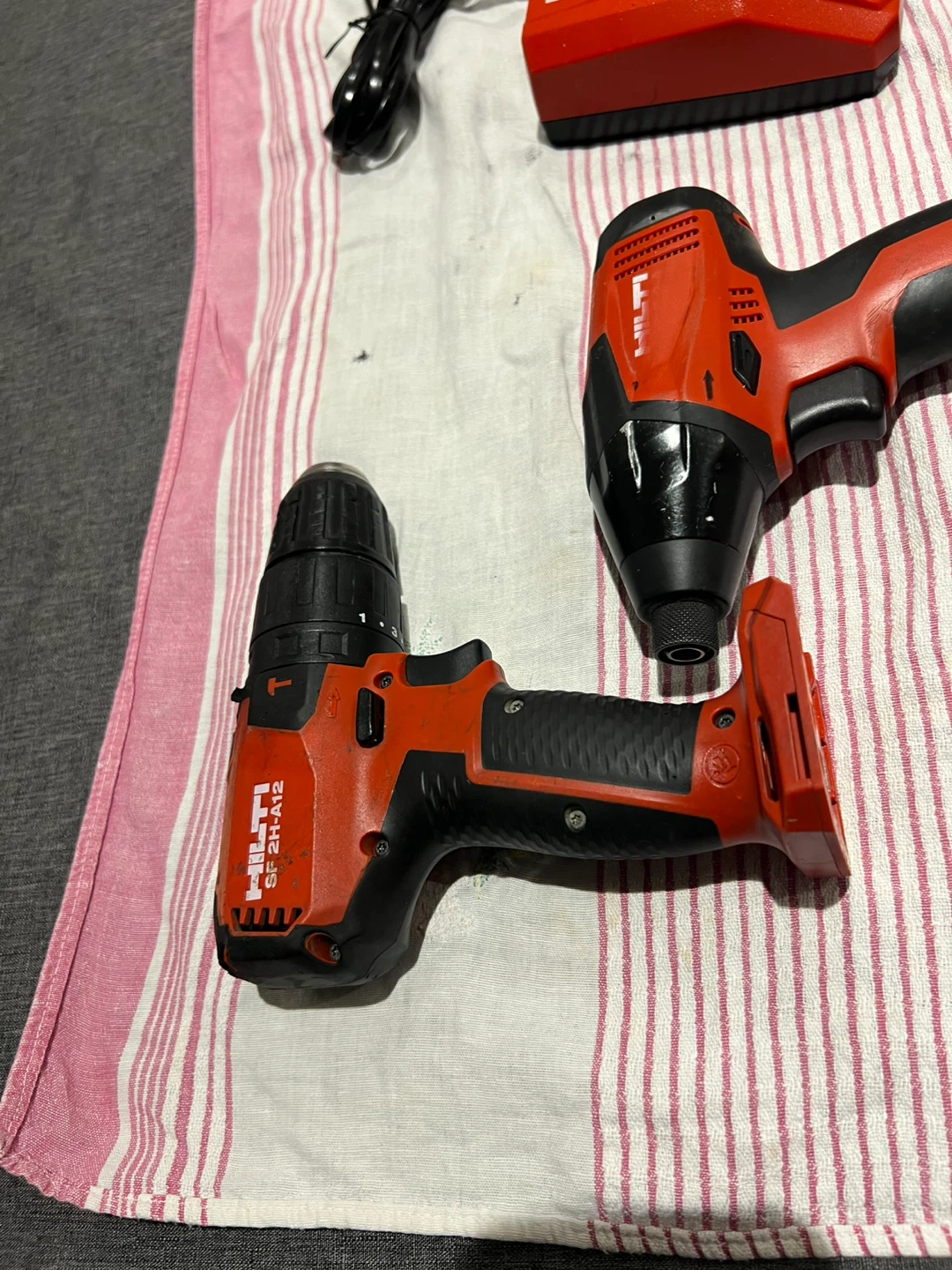 12V hilti HammerDrill set - photo 3