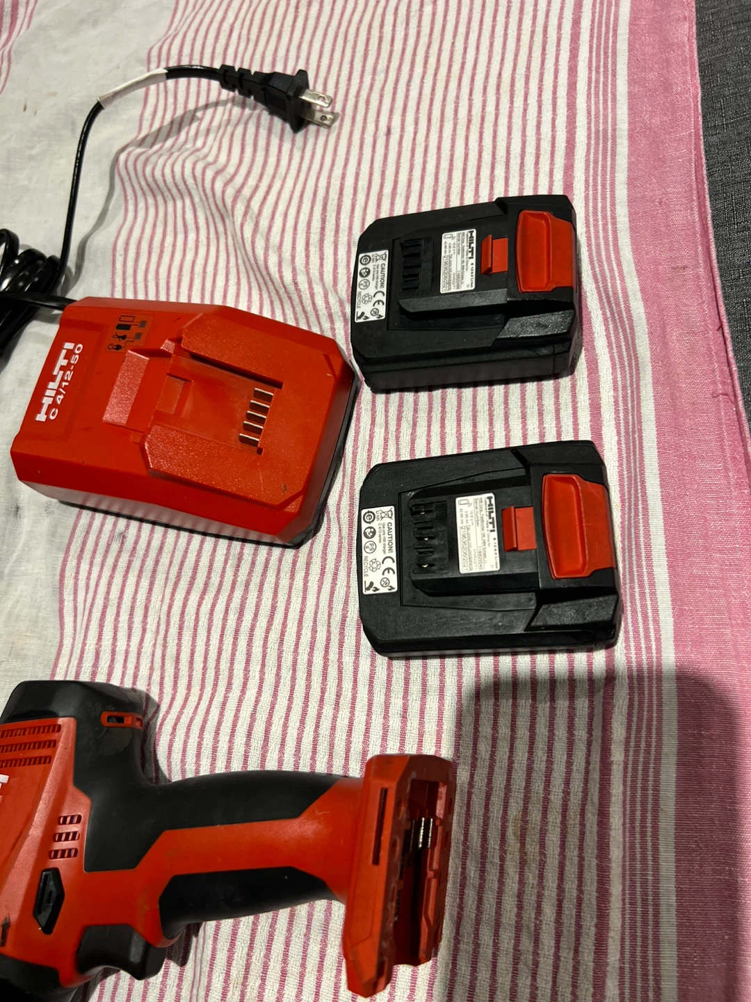 12V hilti HammerDrill set - photo 4