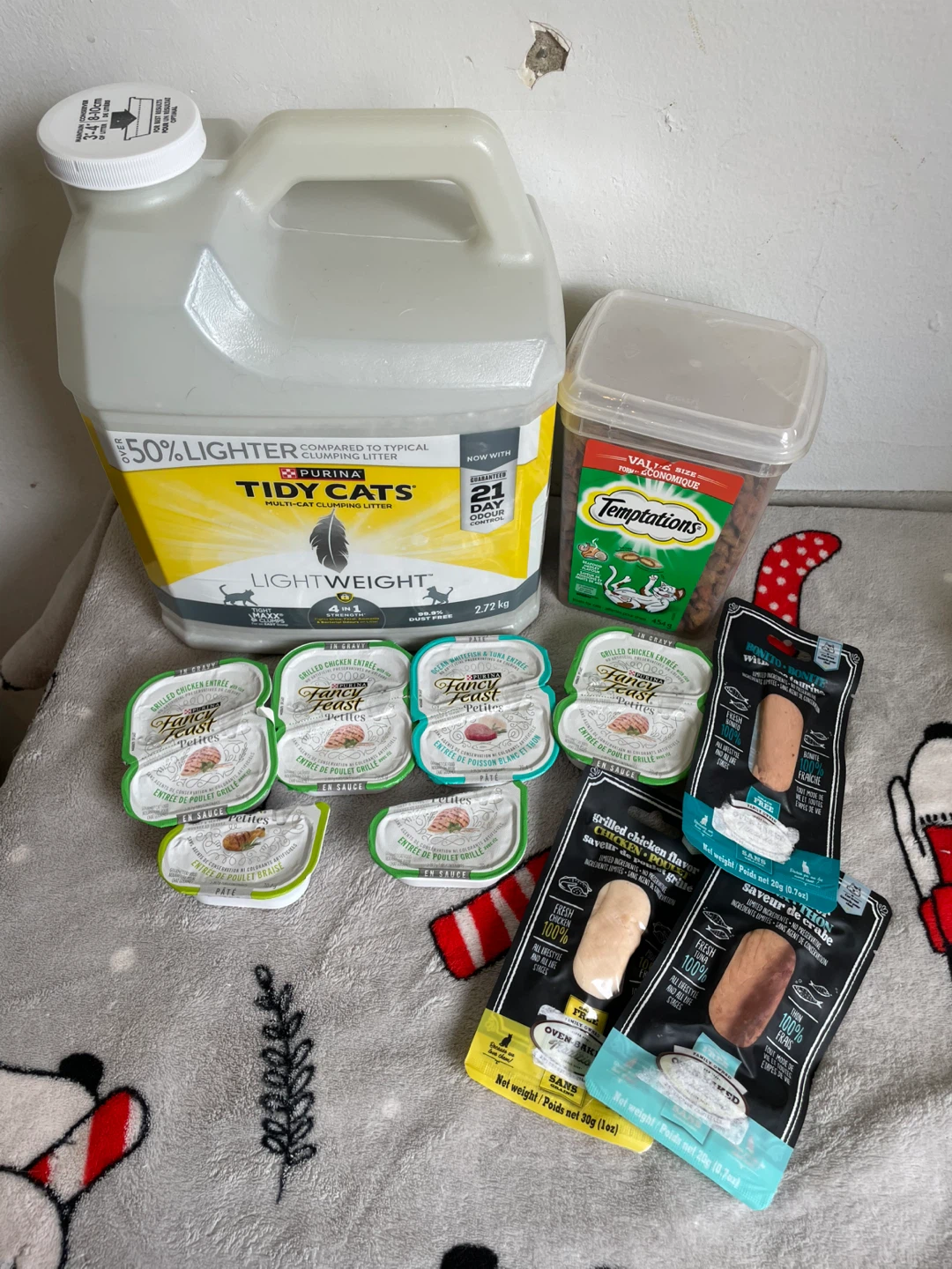 Brand New Tidy Cats Litter & Treats Lot