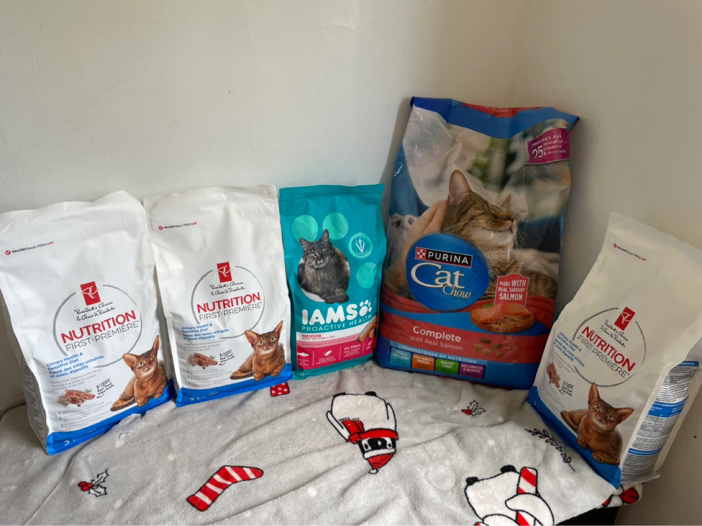 Brand New Cat Food Lot-31lbs