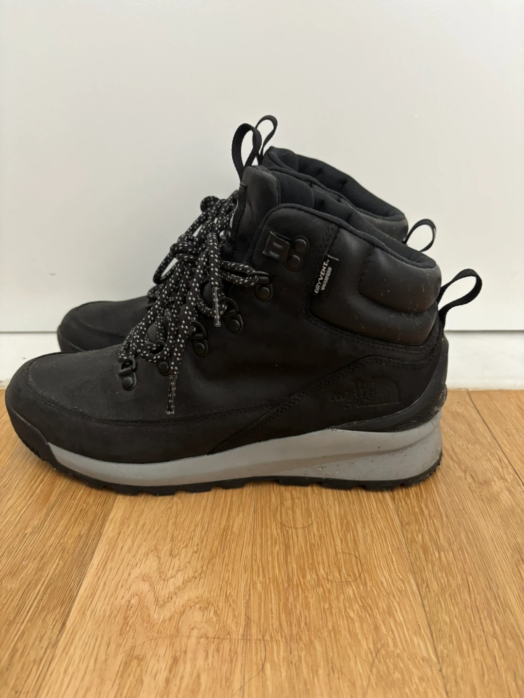 The North Face Black Waterproof Hiking Boots Men's US 8 - photo 2