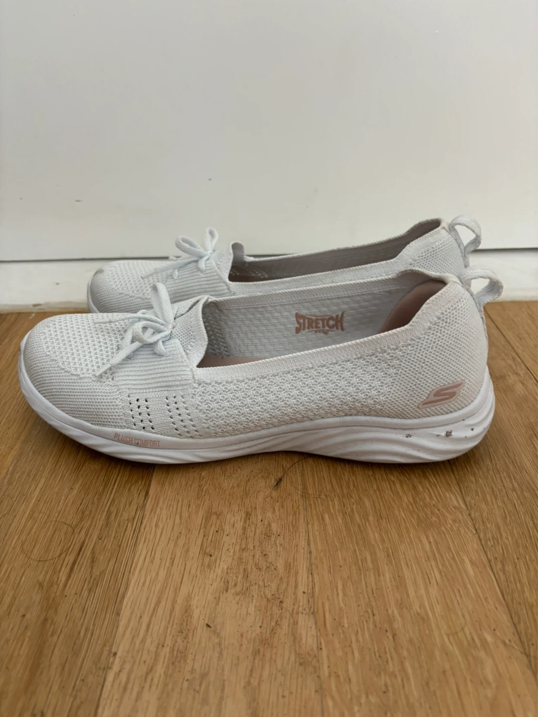 Skechers Goga Mat Plush White Slip-On Sneakers - photo 2