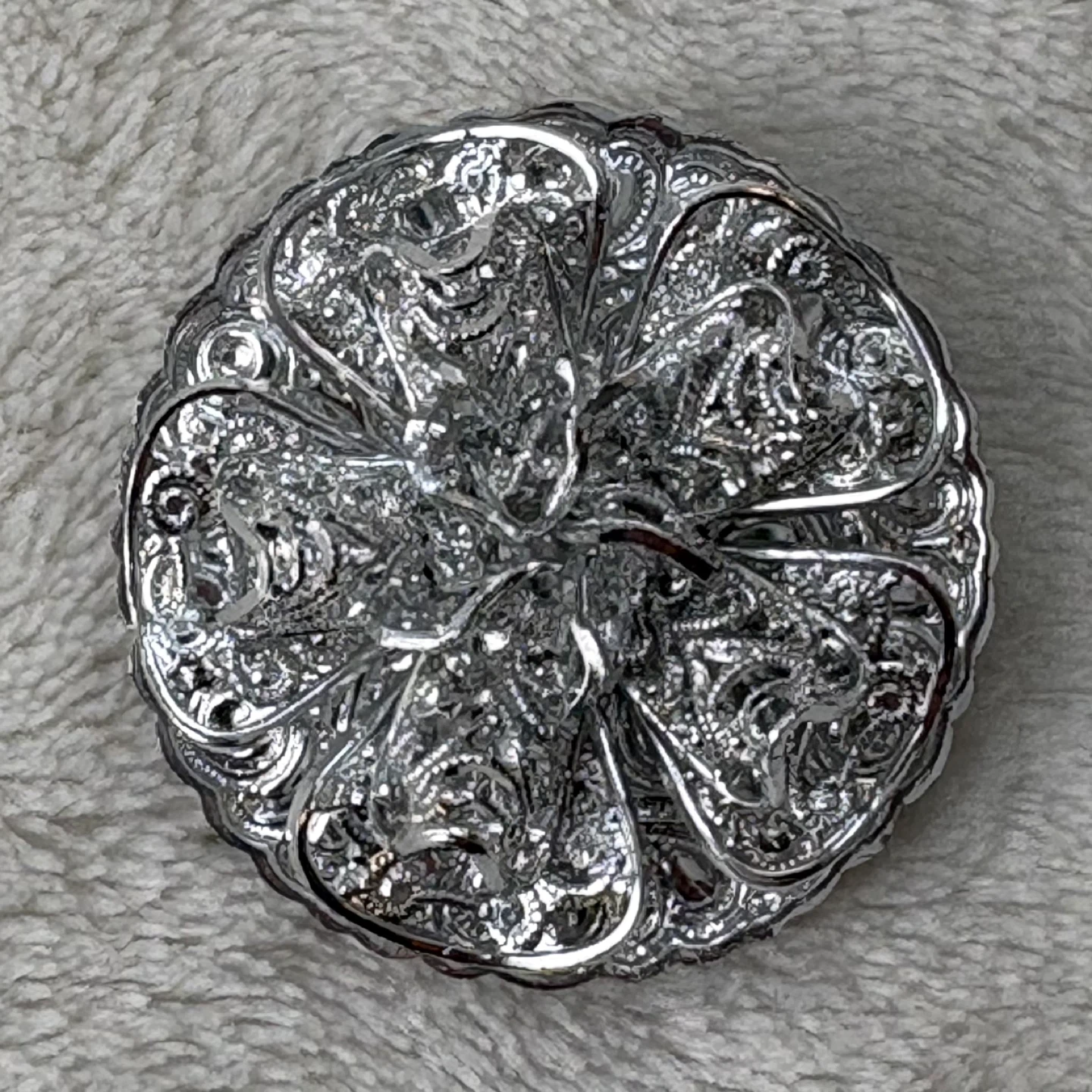 Vintage 1950s Silver Tone 3D Filigree Buckle Scarf Clip Flower - photo 2