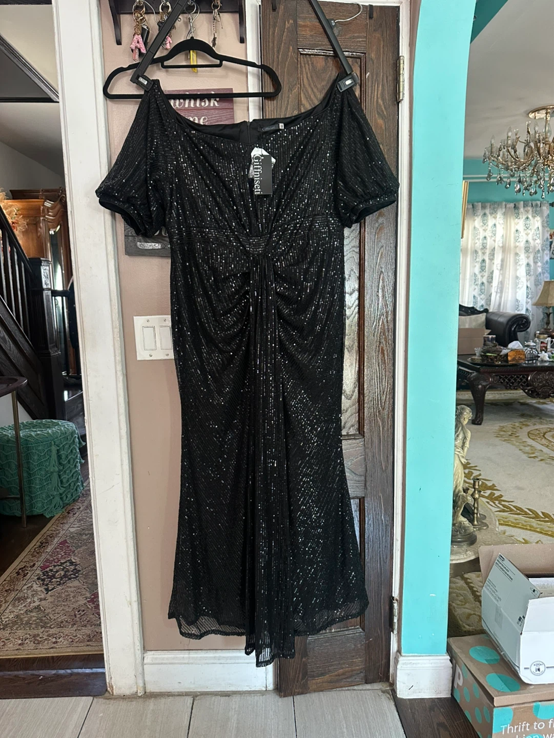 Off-Shoulder Black Sequin Maxi Dress with Puff Sleeves - photo 4