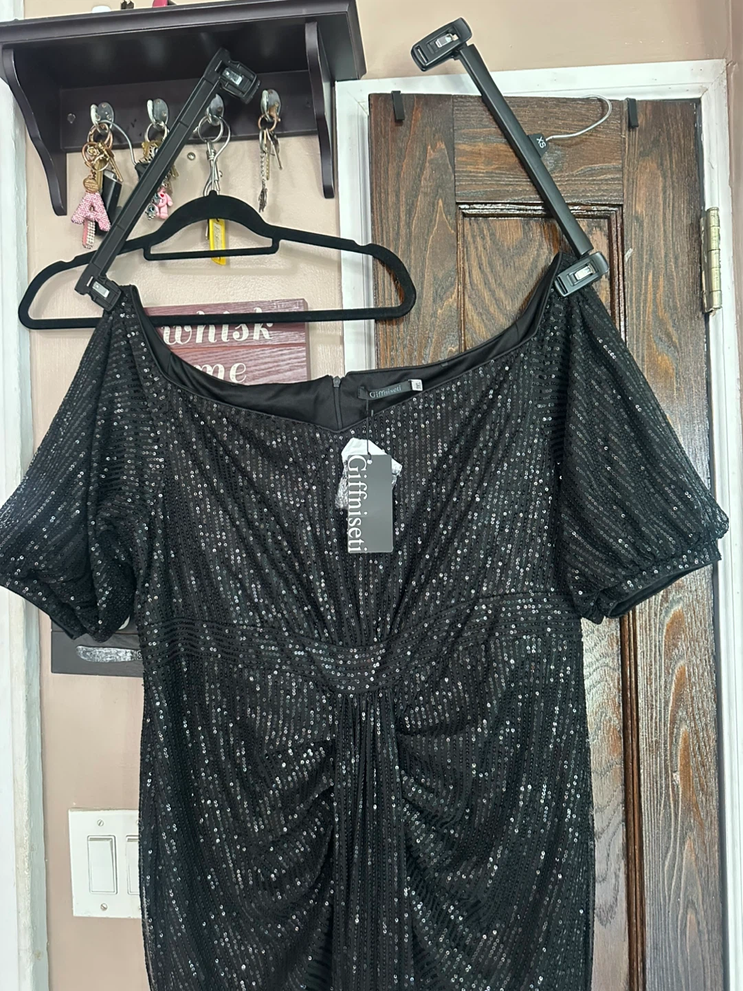 Off-Shoulder Black Sequin Maxi Dress with Puff Sleeves - photo 5