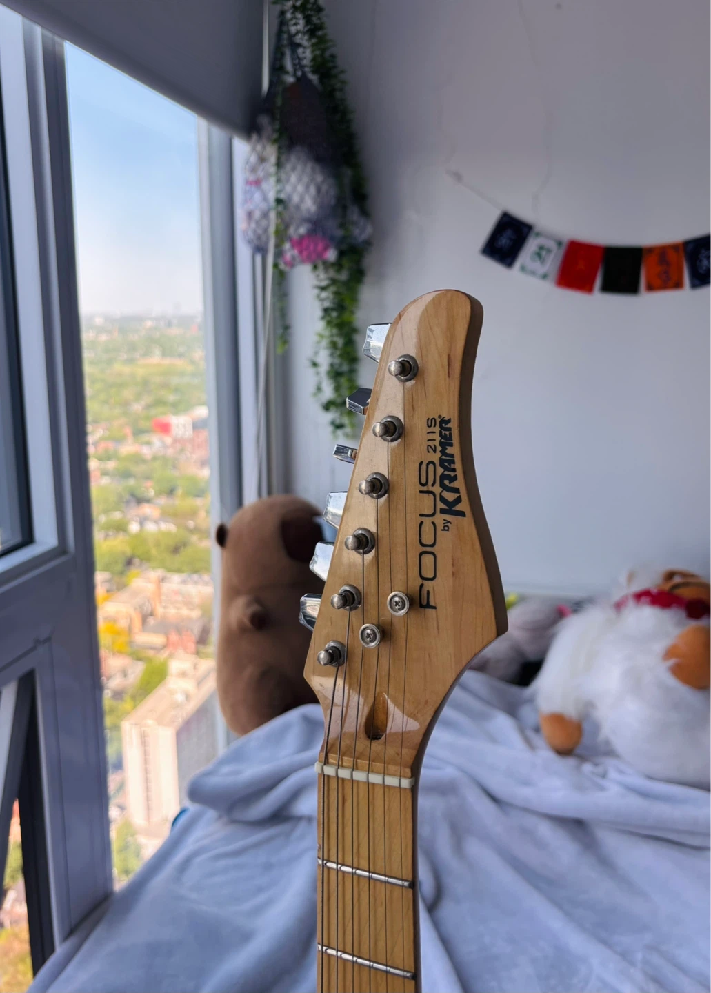Kramer Stratocaster Like new in Ruby Red color - photo 4