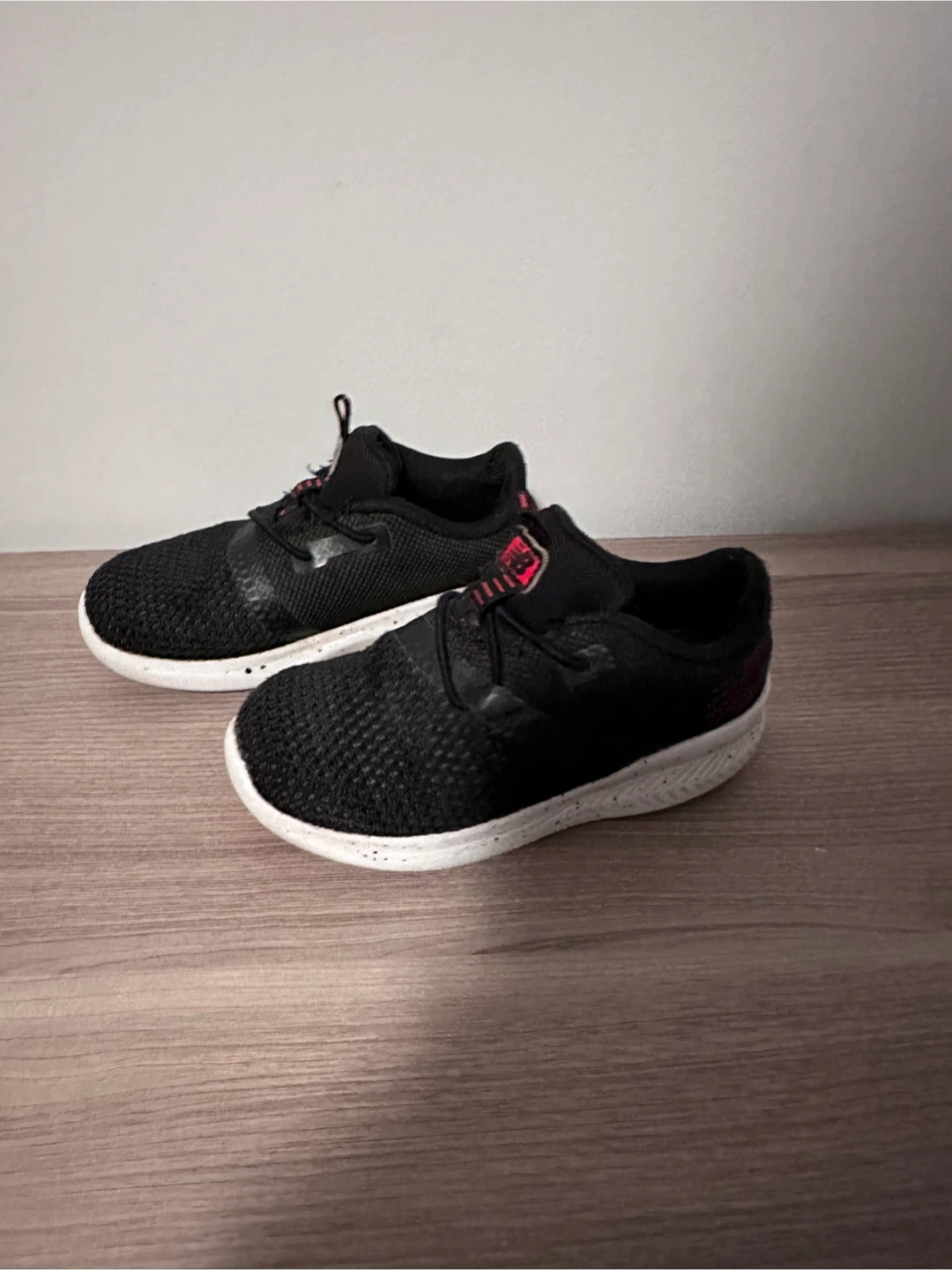 New Balance sneakers kids size 10 - photo 2