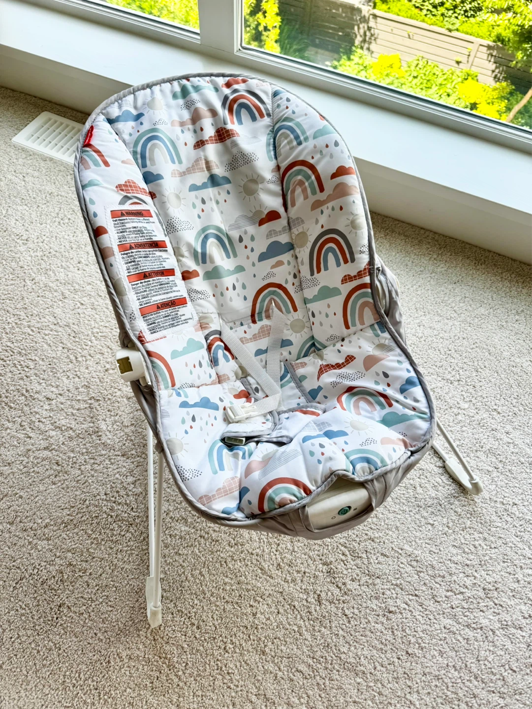 Fisher-price (Rainbow Vibes Vibrating Bouncer)