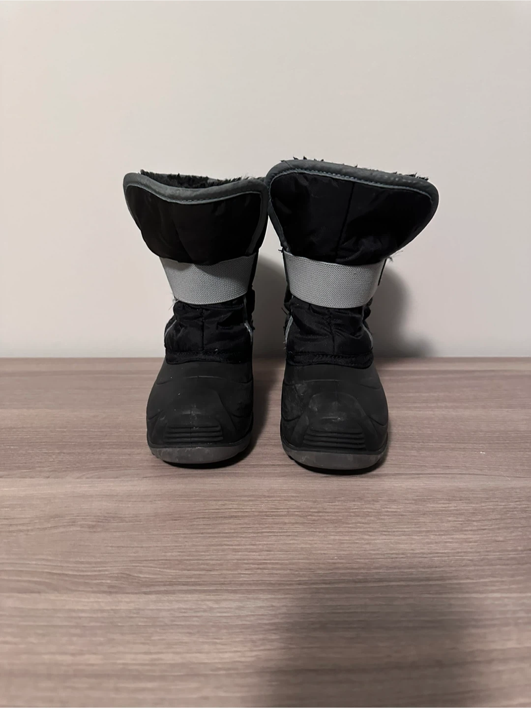 Kamik Black Insulated Snow Boots Kids Size 10 - photo 4