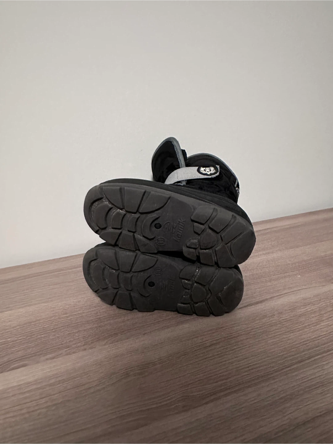 Kamik Black Insulated Snow Boots Kids Size 10 - photo 5