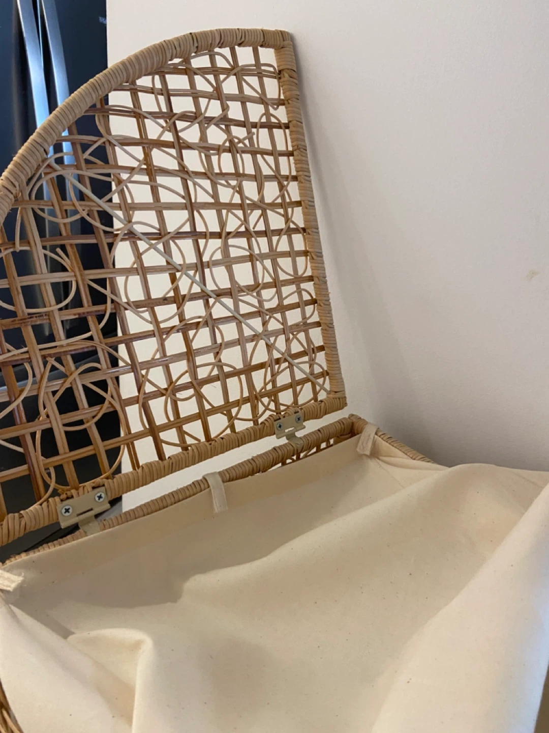 IKEA Wicker basket with lid & lining - photo 3