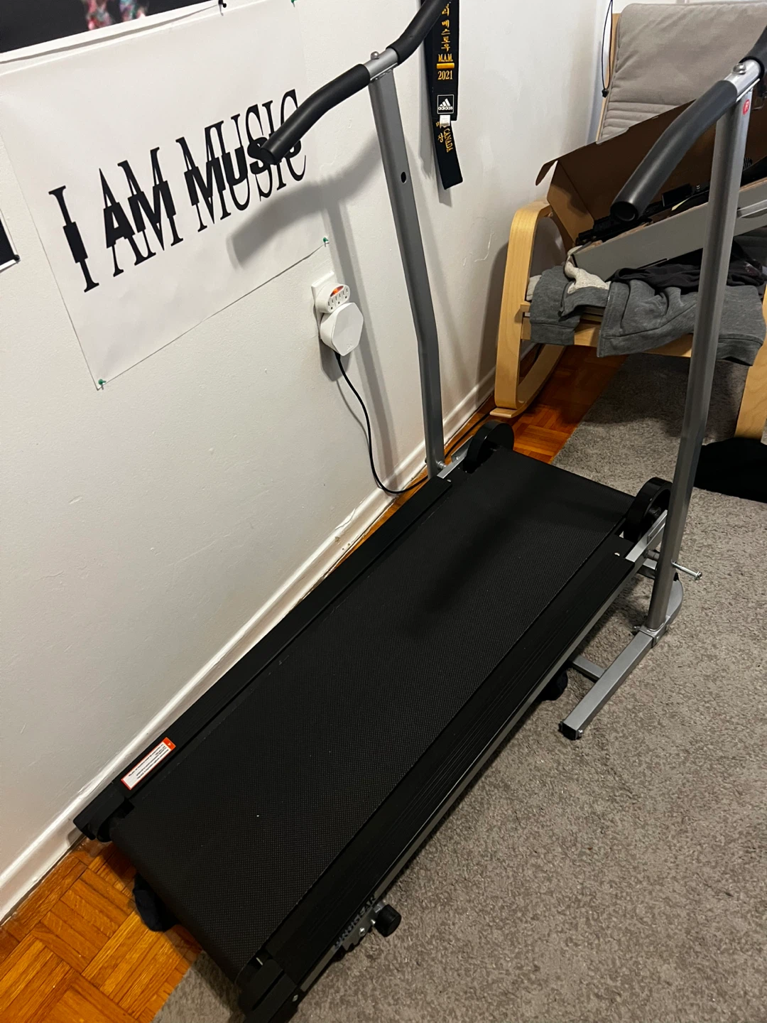 mechanical Treadmill not electric it's a mechanical