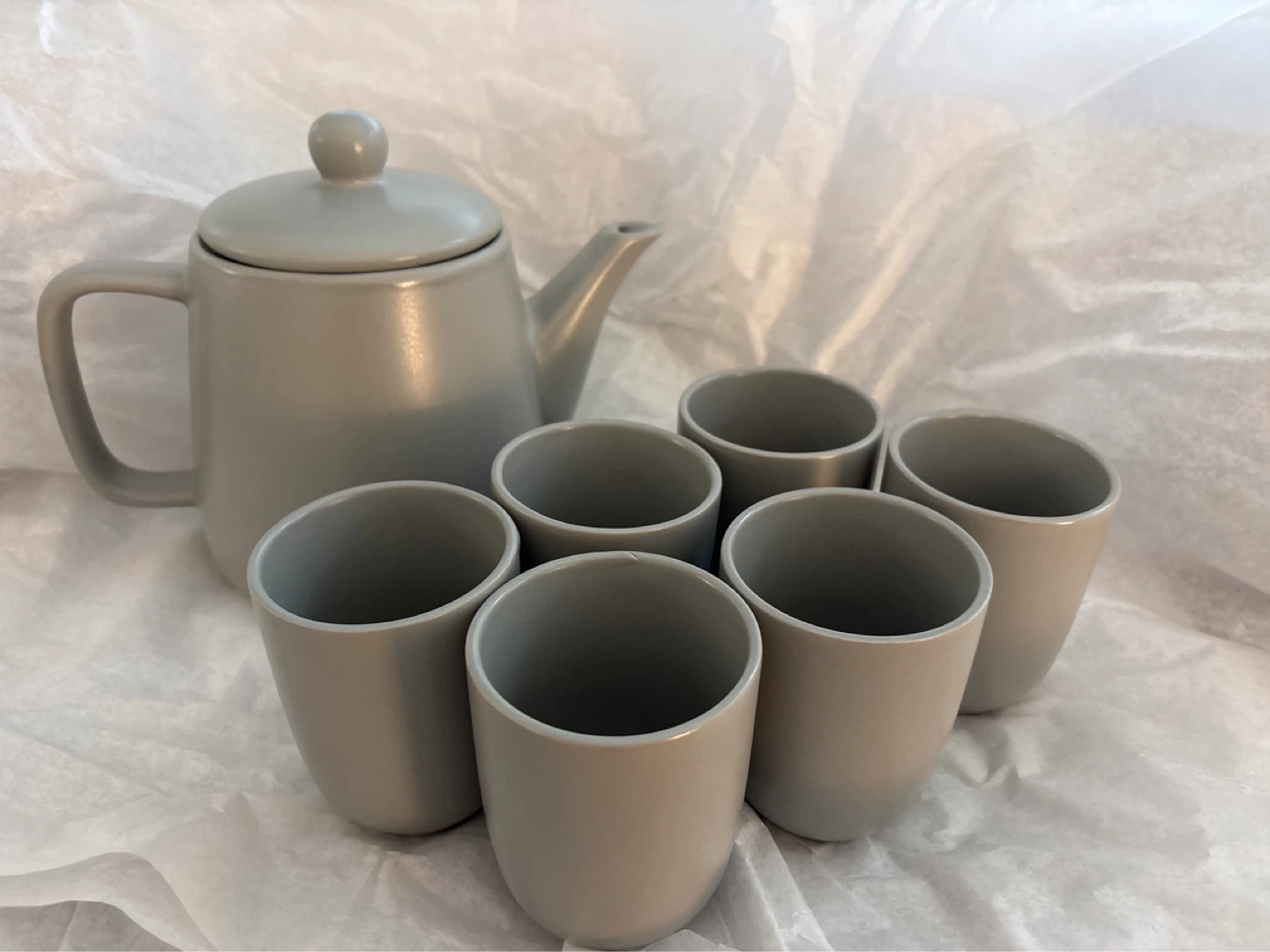 Grey Teapot and Cups Tea Set
