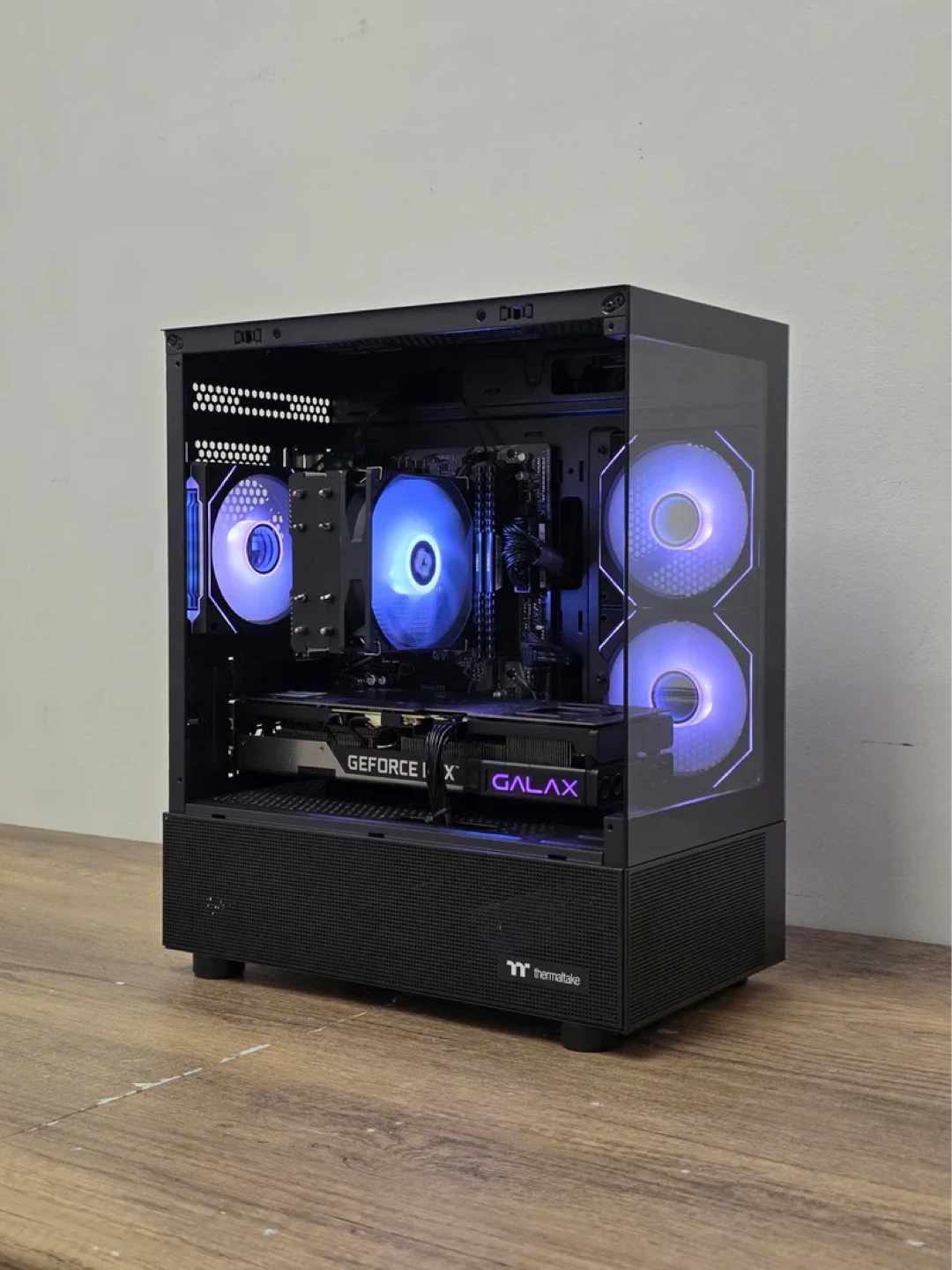 RTX 3070 Gaming PC | RYZEN 5 5600 | 16GB DDR4 | WIFI + Bluetooth - photo 3