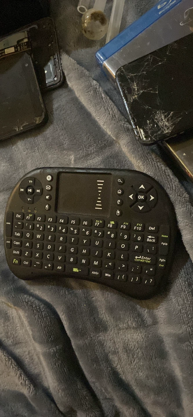 Mini Wireless Keyboards with Touchpad 1 for 15$ 2 for 30$ - photo 2