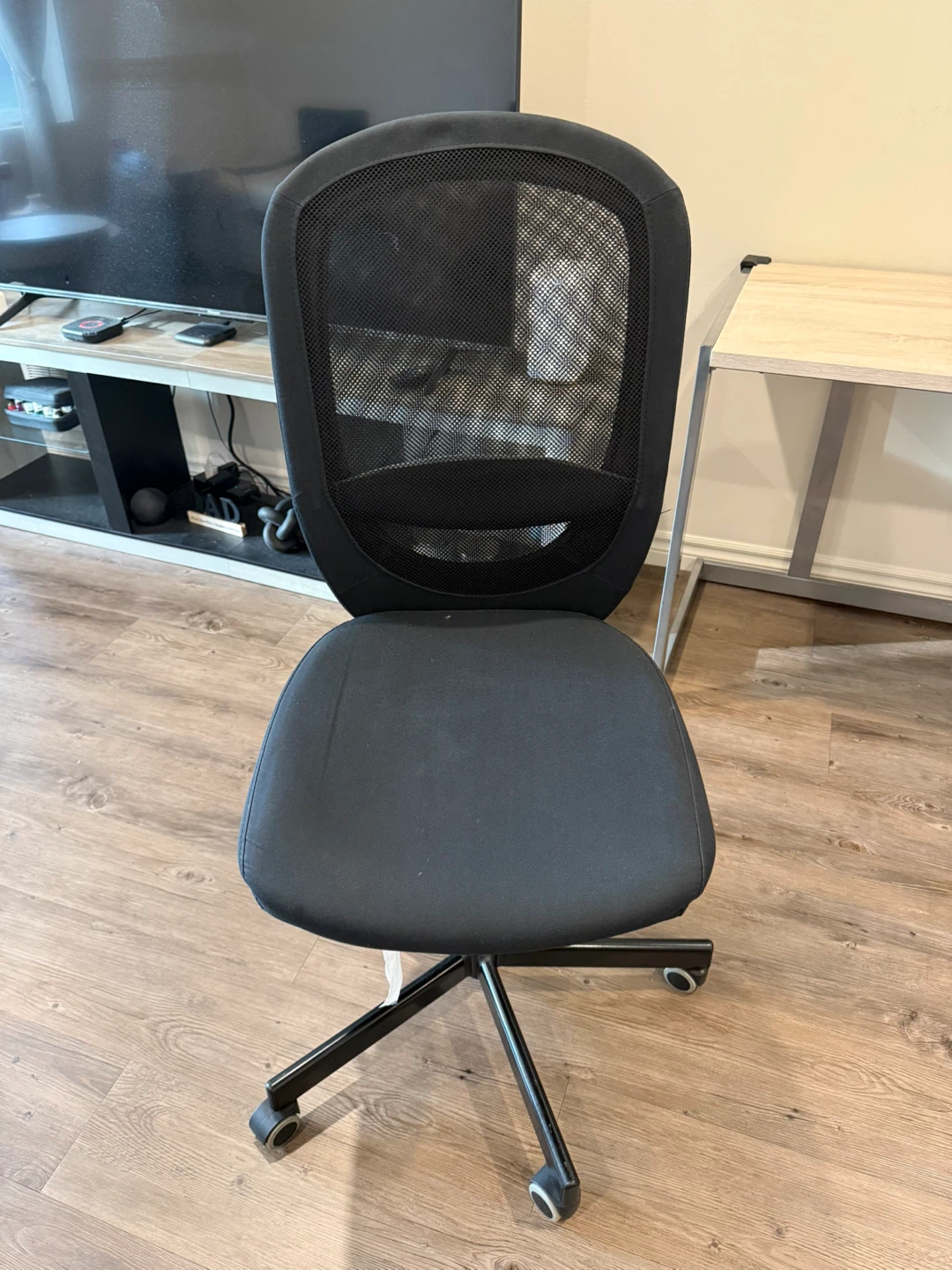 Black Mesh Office Chair - photo 2