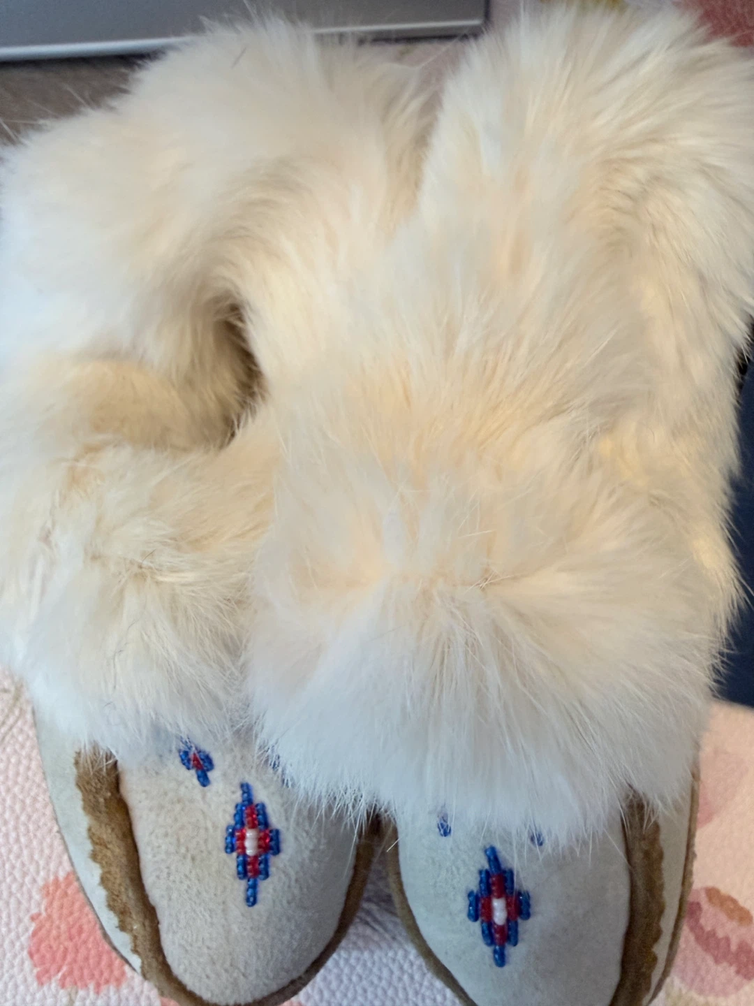 Moccasins with Fur Trim and Beading - photo 2