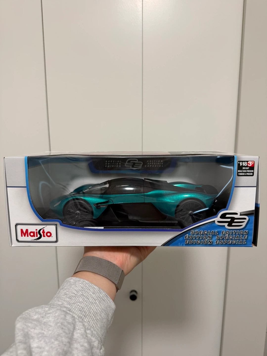 Maisto 2021 Aston Martin Valkyrie Special Edition Diecast