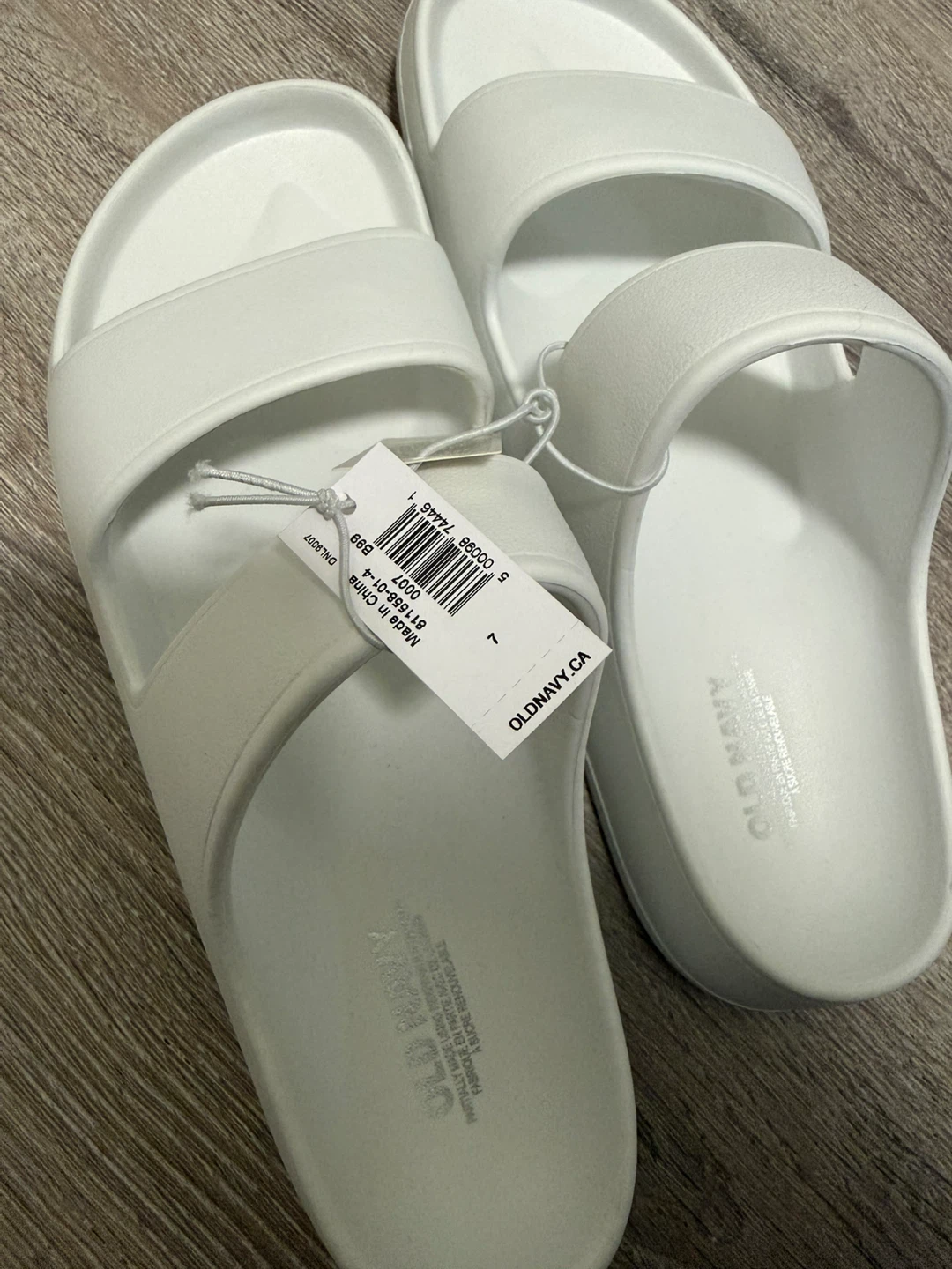 Old Navy White Slides Size 7 - photo 2