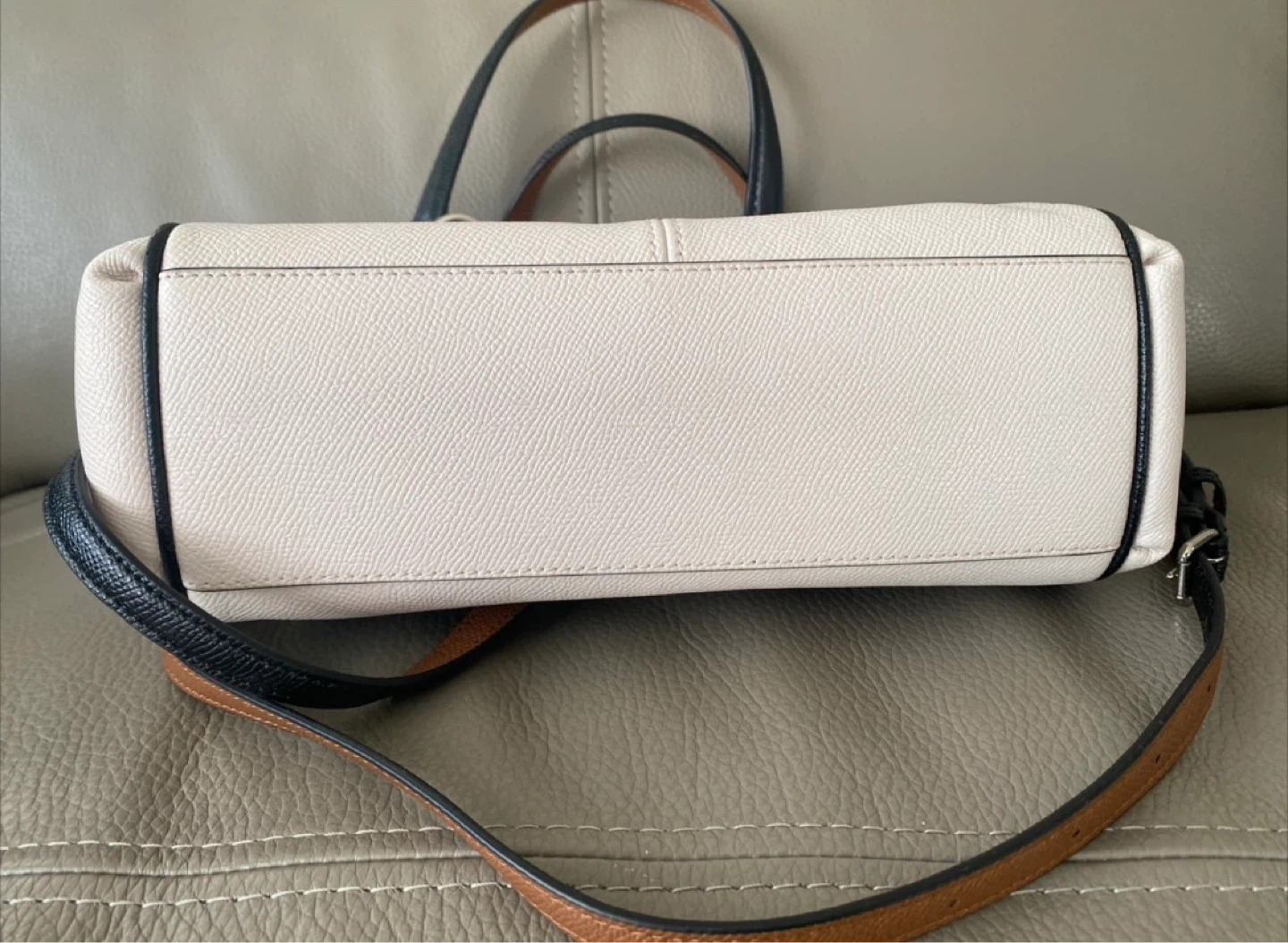 Coach White Leather Handbag with Shoulder Strap - photo 3
