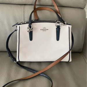 Coach White Leather Handbag with Shoulder Strap