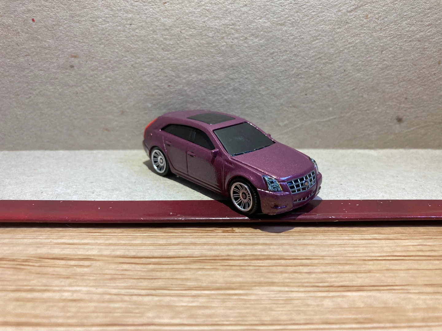 Matchbox Loose / 2010 Cadillac CTS Wagon / Purple