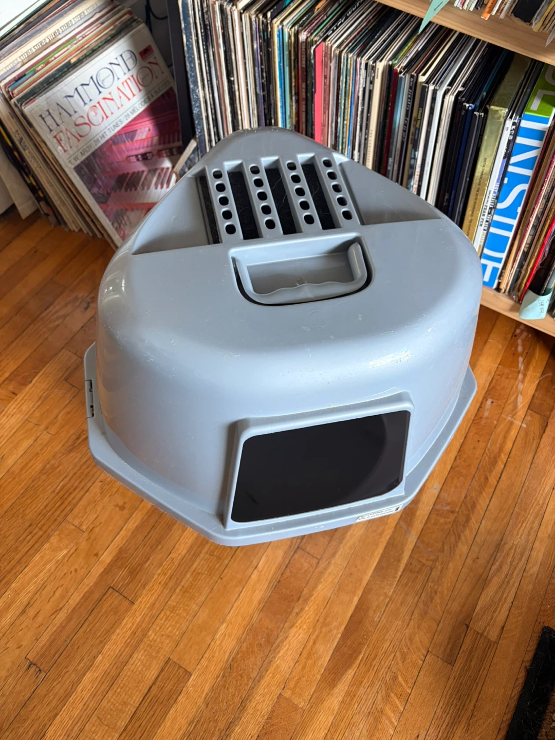 Large enclosed Cat Litter Box - photo 2