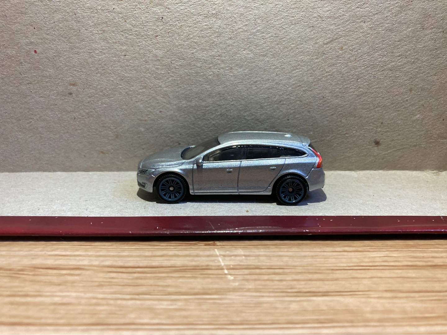 Matchbox Loose / Volvo V60 / Silver - photo 3