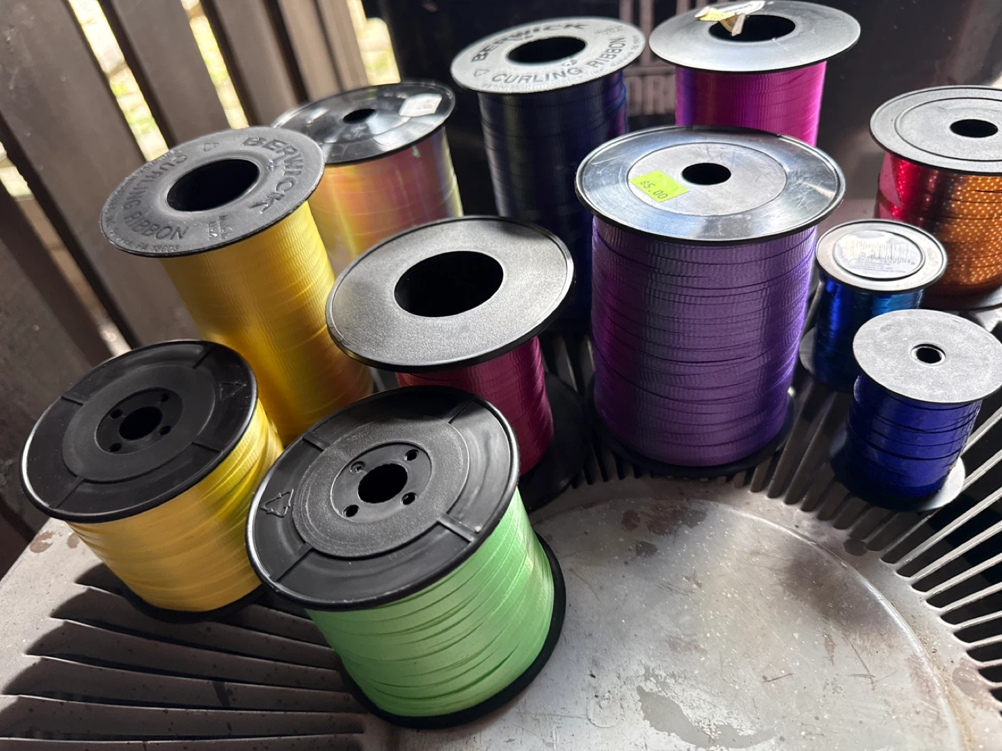 Lot of Curling Ribbon Spools - photo 2