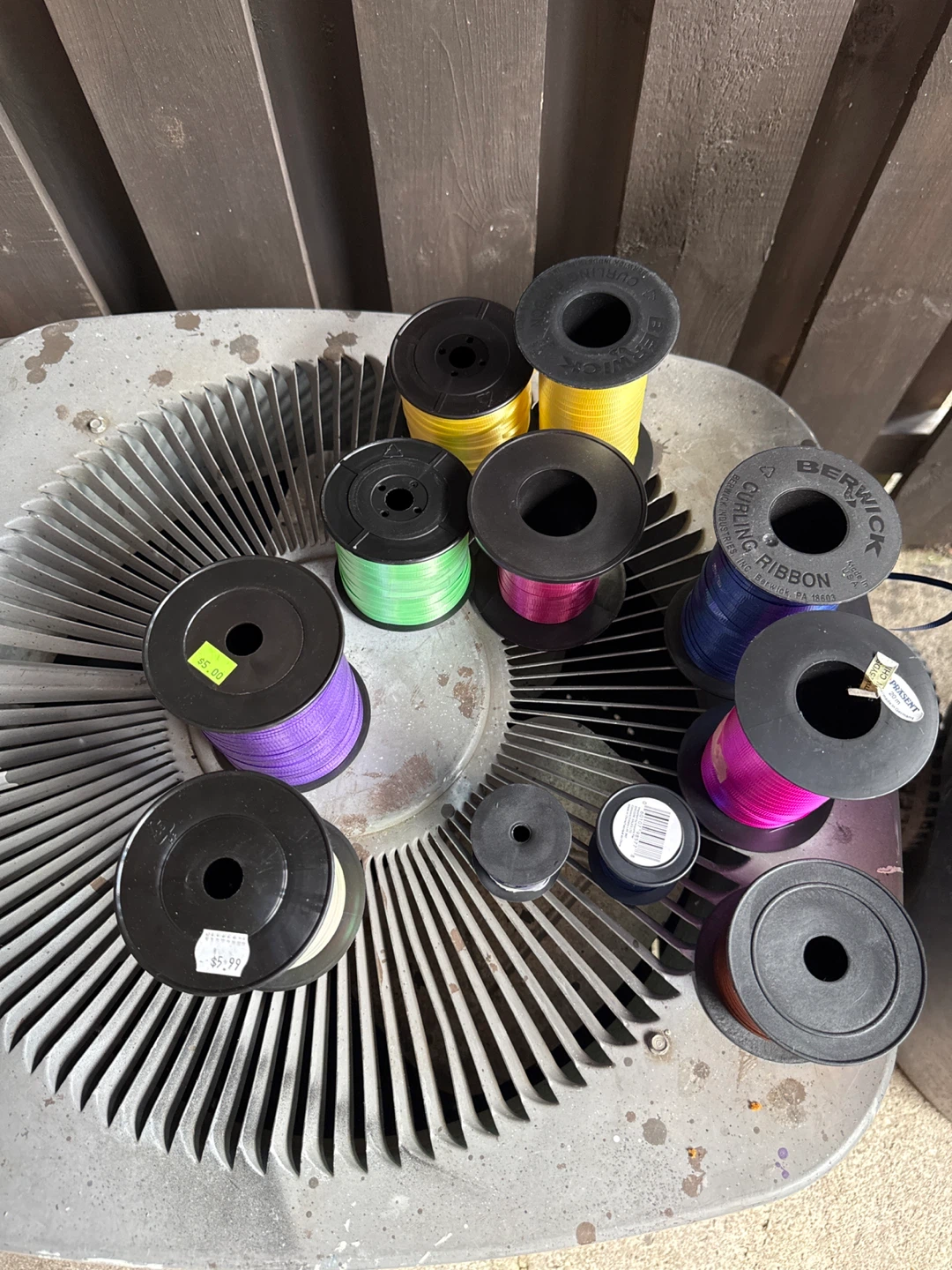 Lot of Curling Ribbon Spools - photo 5