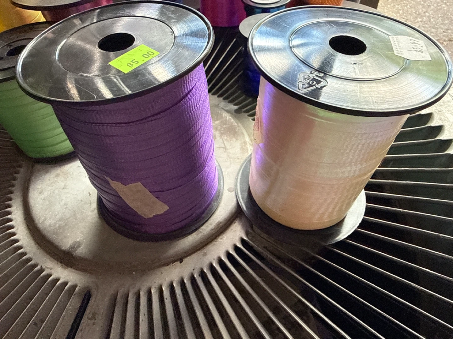 Lot of Curling Ribbon Spools - photo 4