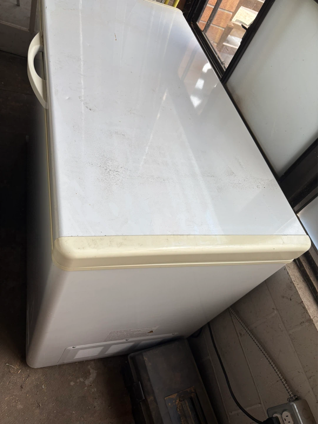 White Chest Freezer | 10 Cubic feet of Storage
