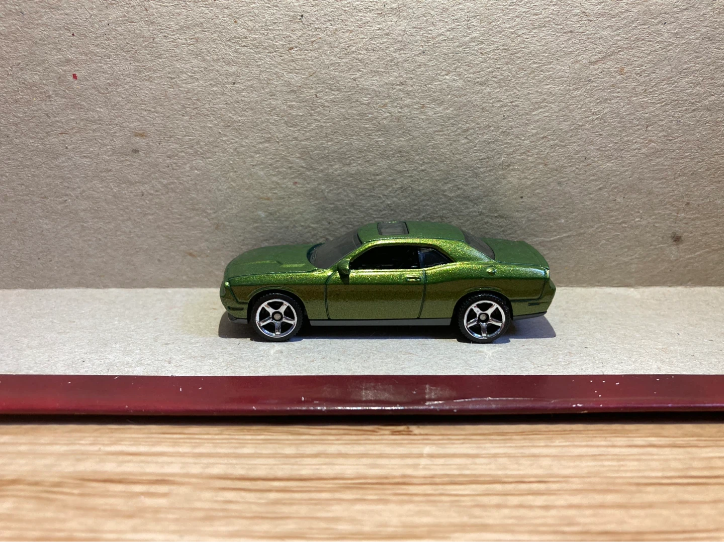 Matchbox Loose / Dodge Challenger Chrysler LLC 2008 / Green - photo 3